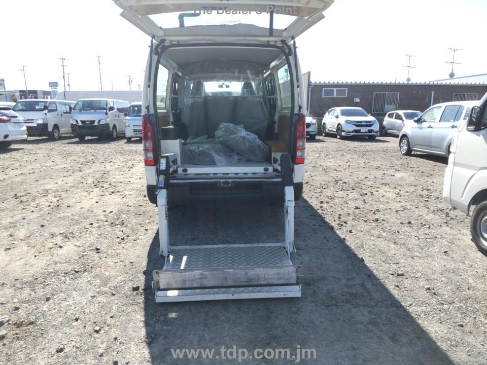 TOYOTA HIACE 2017 Image 7