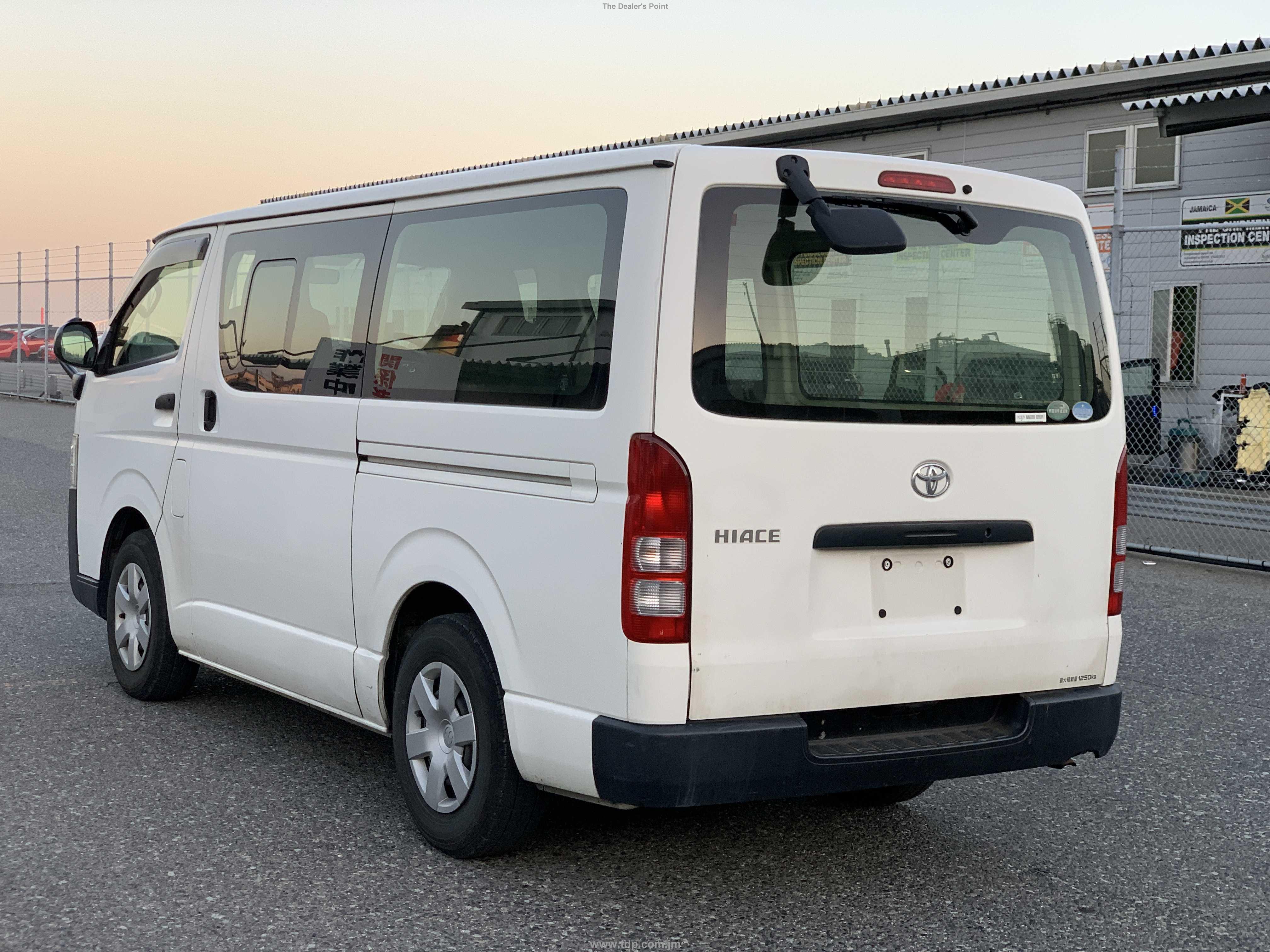 TOYOTA HIACE 2014 Image 4