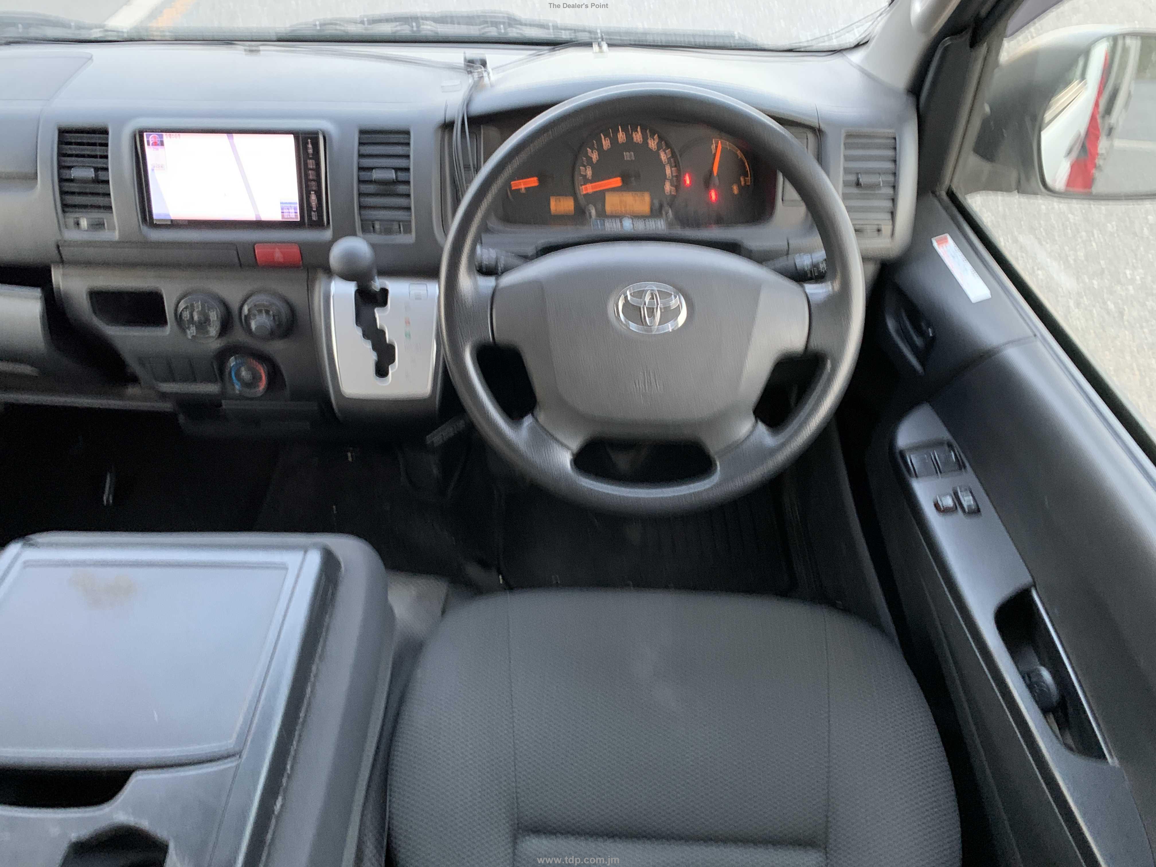 TOYOTA HIACE 2014 Image 6