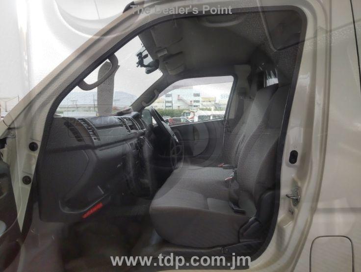 TOYOTA HIACE 2015 Image 19