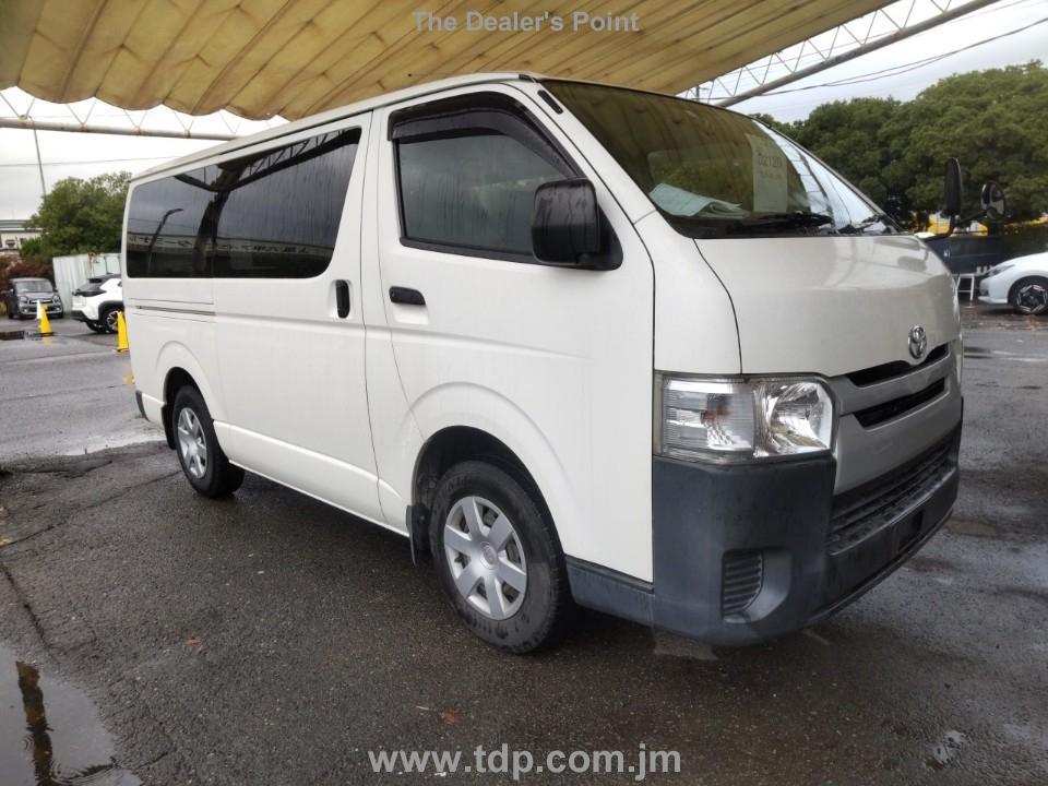 TOYOTA HIACE 2015 Image 6