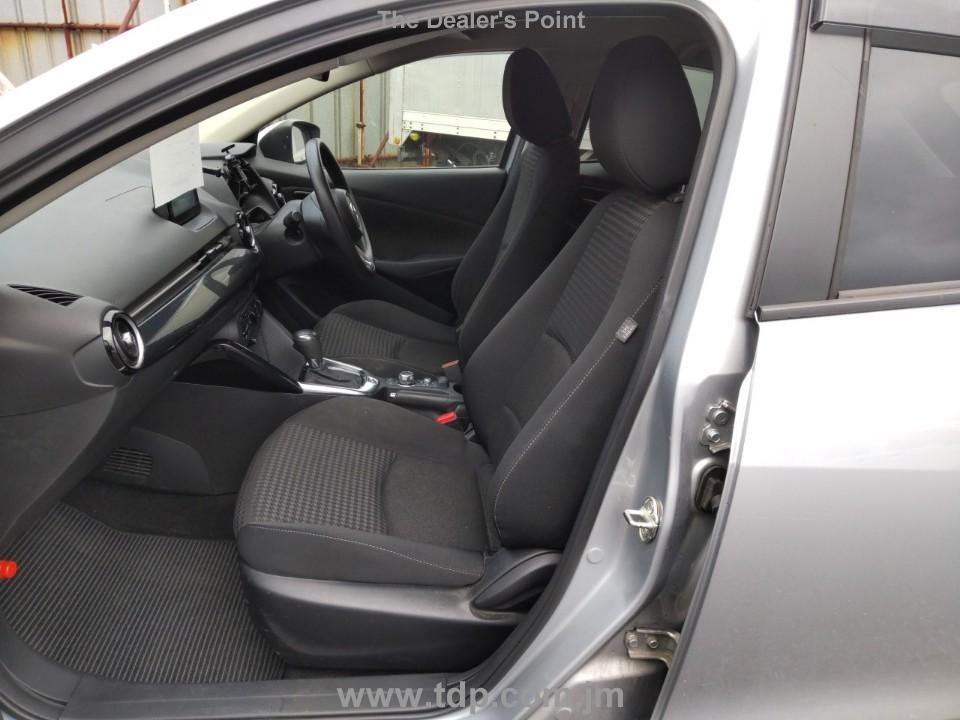 MAZDA DEMIO 2017 Image 20