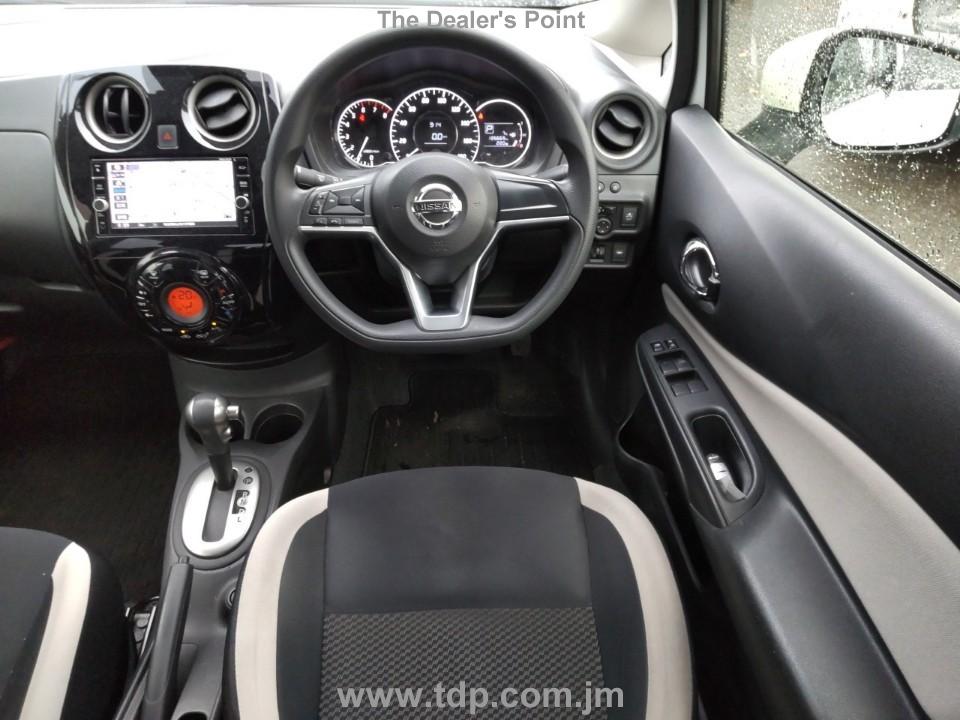 NISSAN NOTE 2017 Image 8