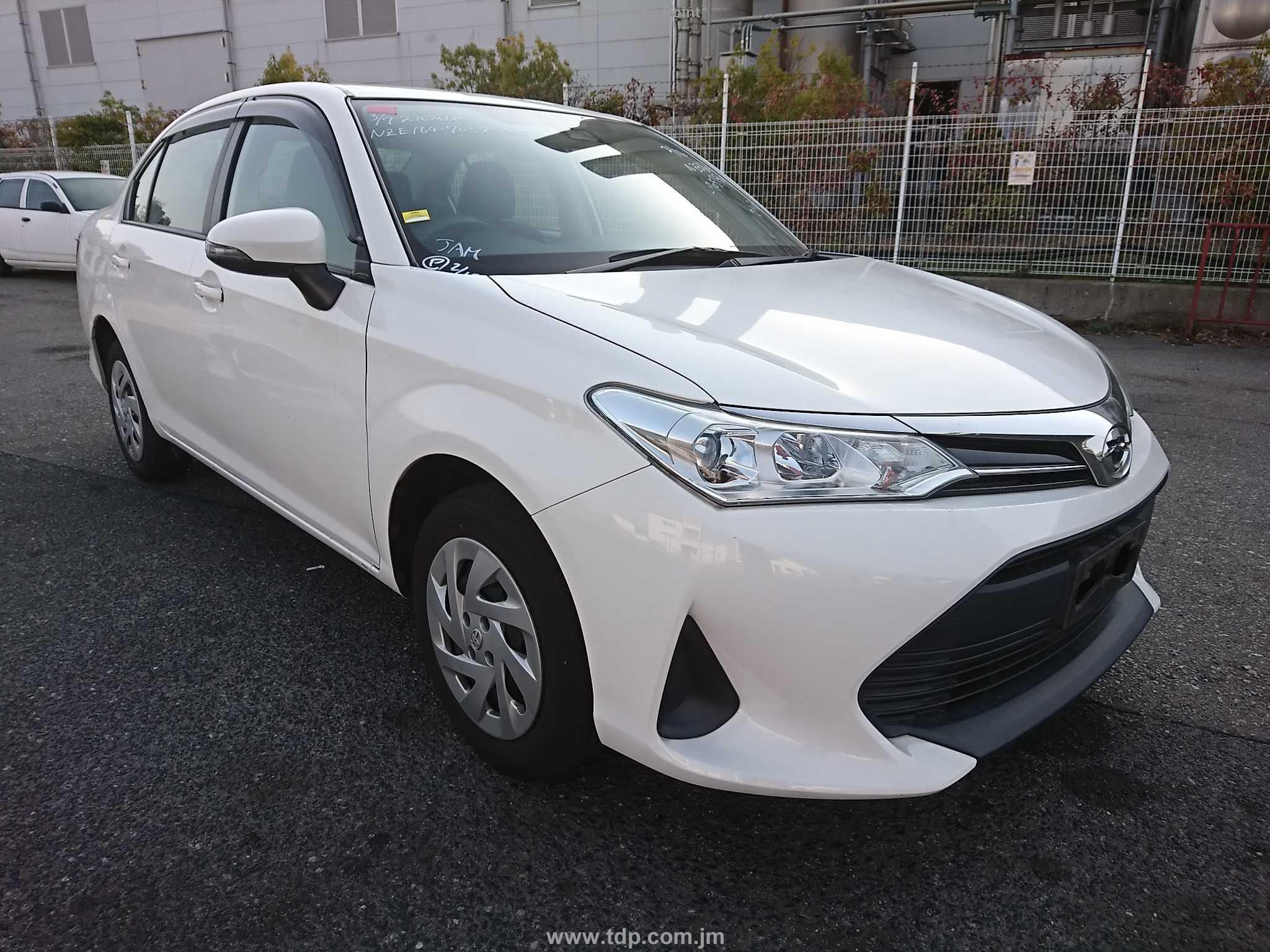 TOYOTA COROLLA AXIO 2018 Image 2