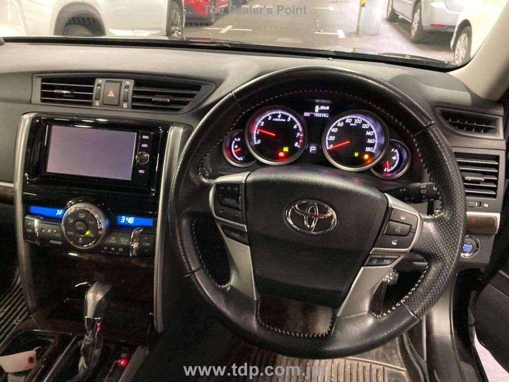 TOYOTA MARK X 2017 Image 6