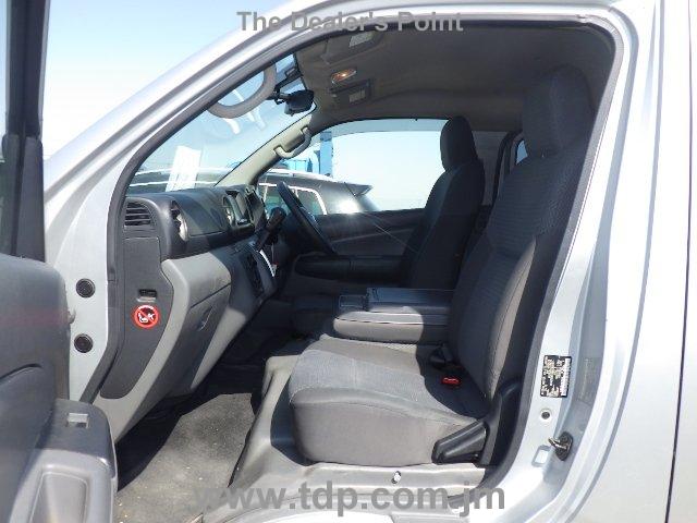 NISSAN NV350 CARAVAN 2018 Image 30