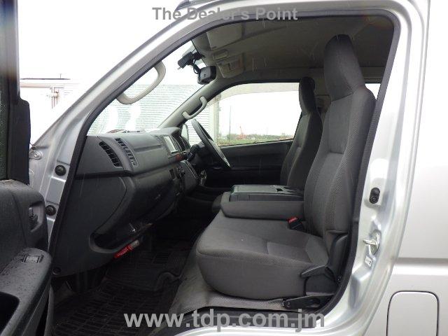 TOYOTA HIACE 2018 Image 21