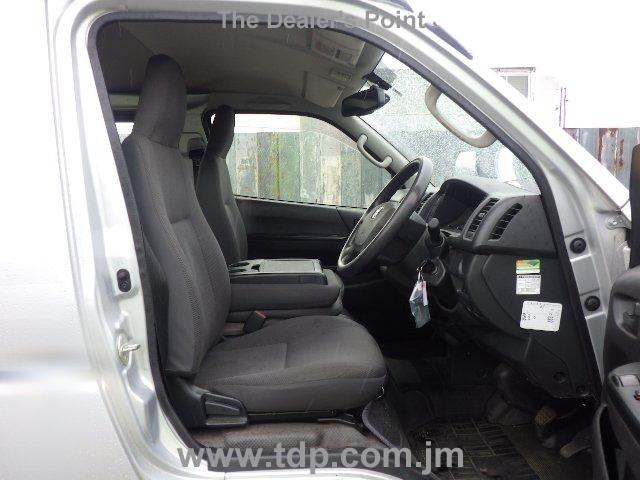 TOYOTA HIACE 2018 Image 23