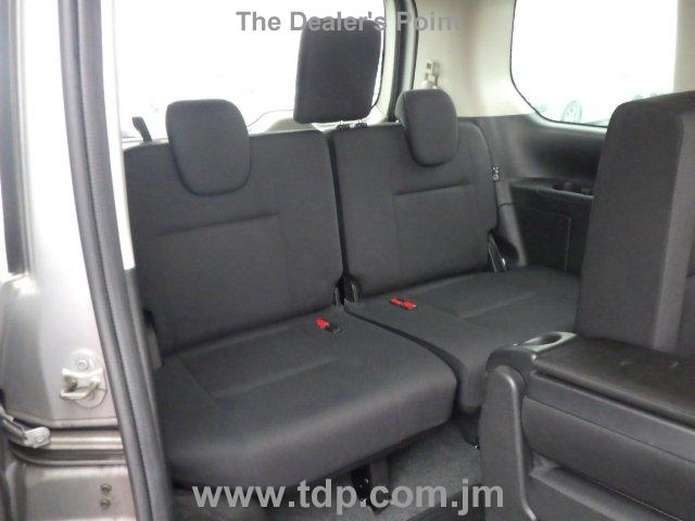 NISSAN SERENA 2018 Image 21