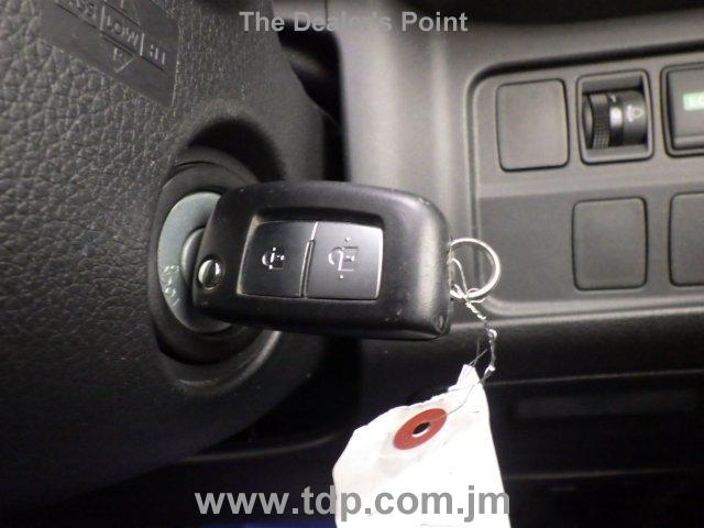 NISSAN SERENA 2018 Image 24