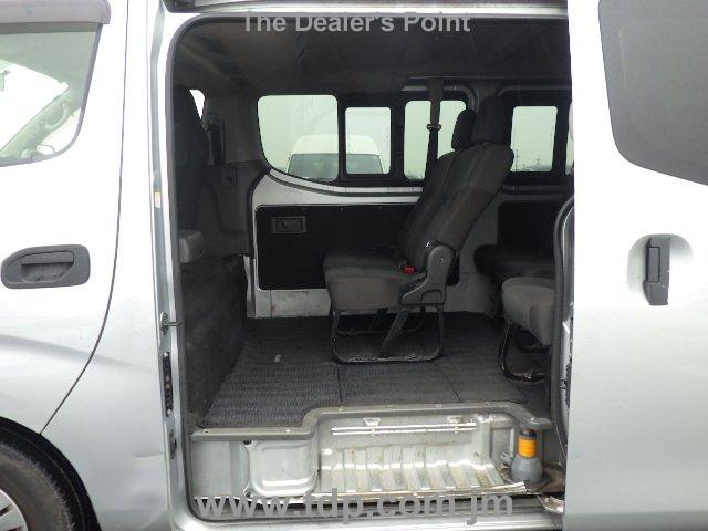 NISSAN NV350 CARAVAN WAGON 2016 Image 11