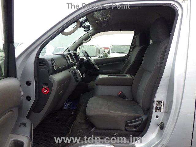 NISSAN NV350 CARAVAN WAGON 2016 Image 23