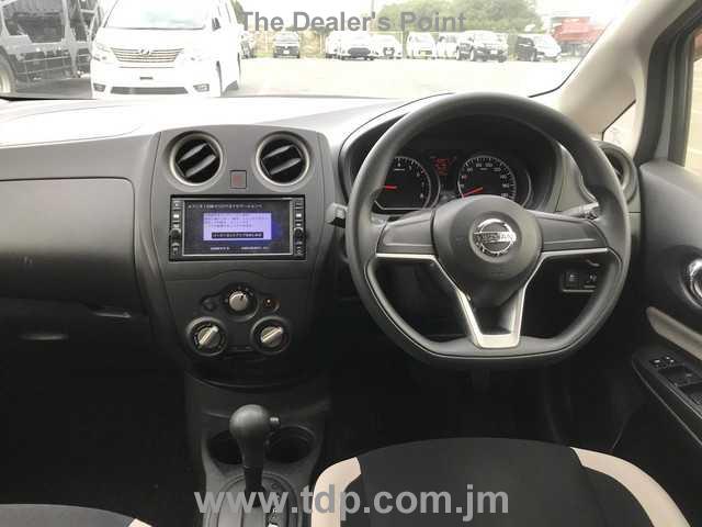 NISSAN NOTE 2018 Image 12