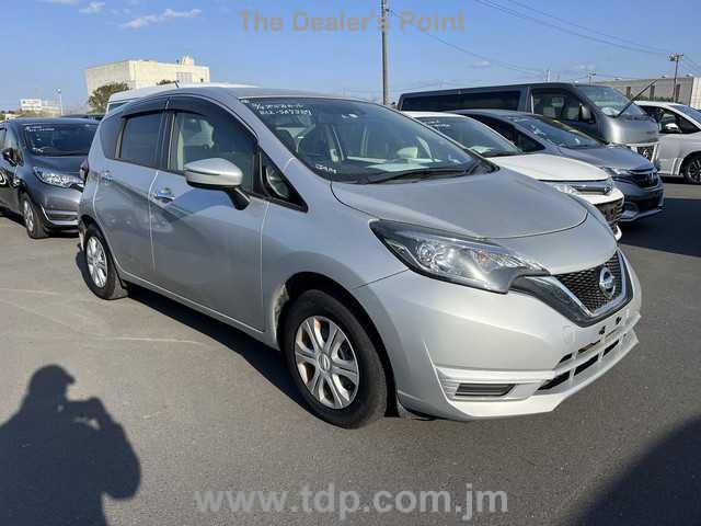 NISSAN NOTE 2018 Image 11