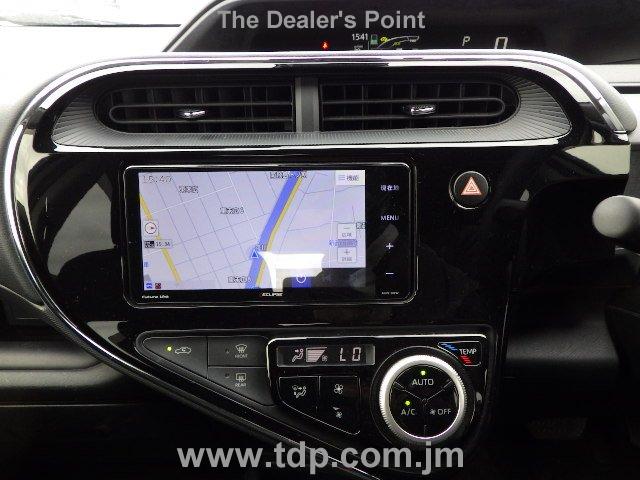 TOYOTA AQUA 2018 Image 9