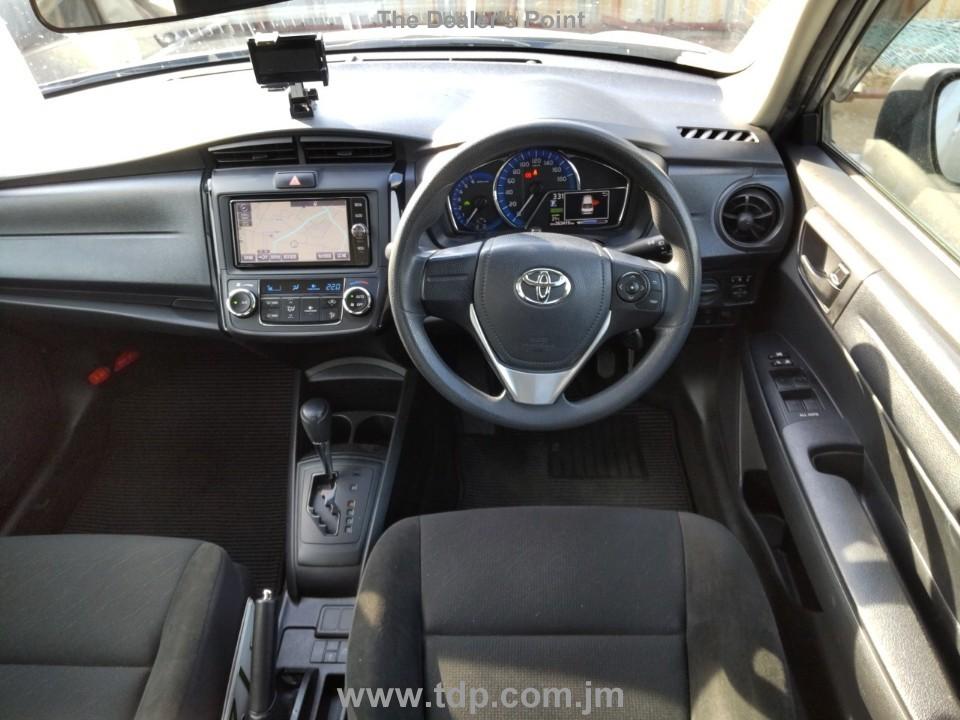 TOYOTA COROLLA AXIO 2018 Image 8