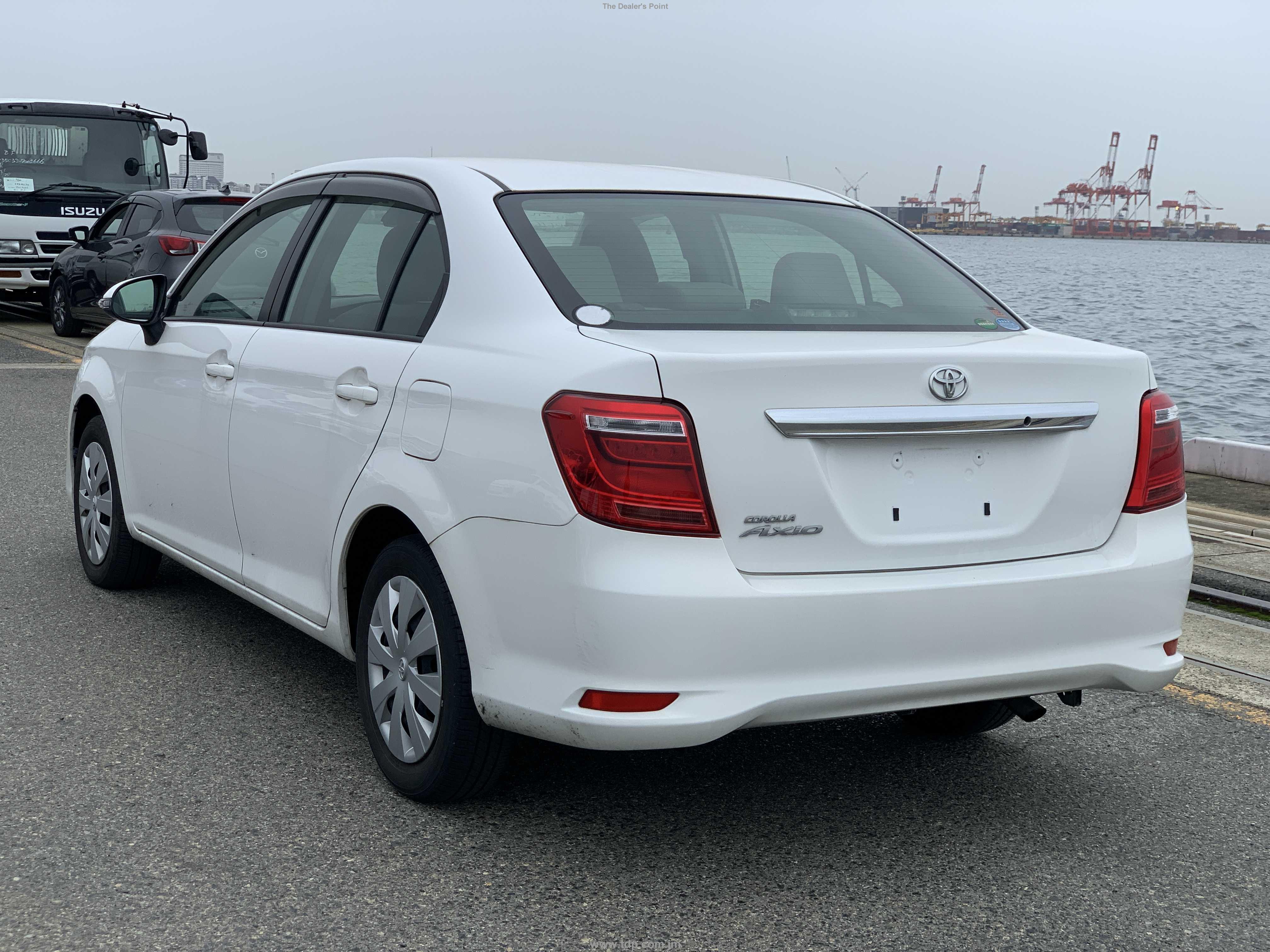 TOYOTA COROLLA AXIO 2017 Image 24