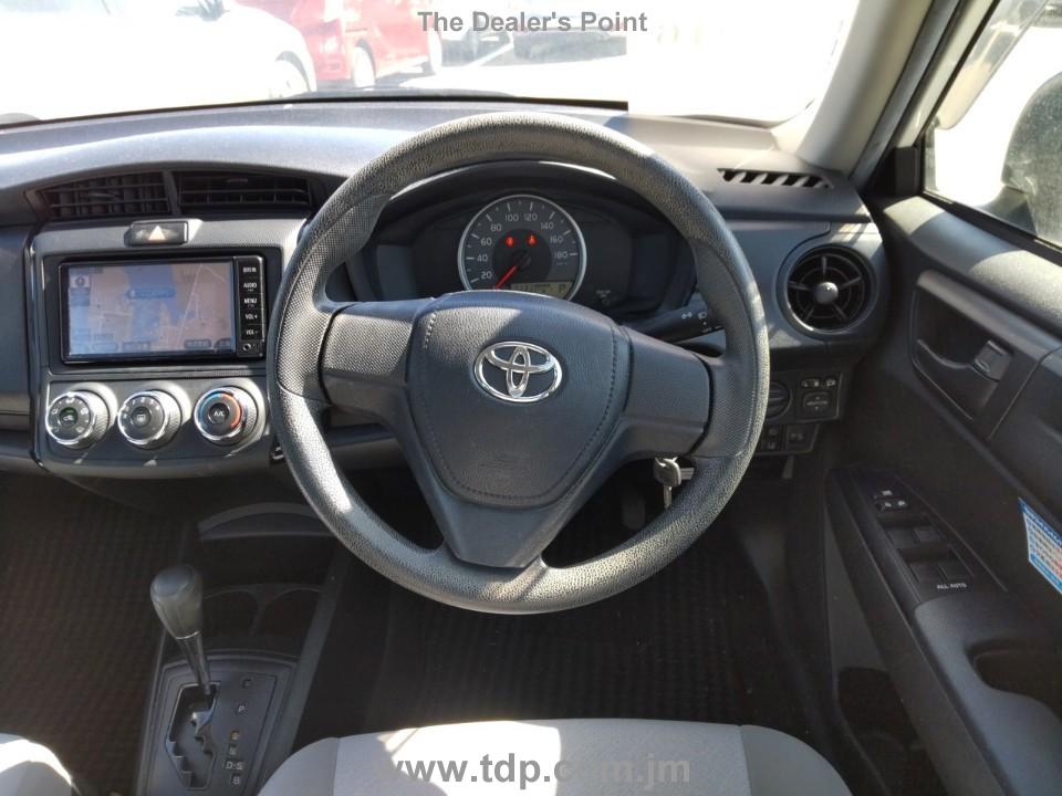 TOYOTA COROLLA AXIO 2017 Image 8