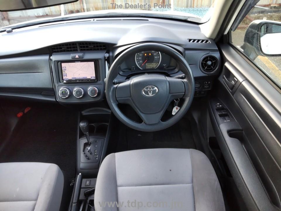 TOYOTA COROLLA AXIO 2017 Image 8