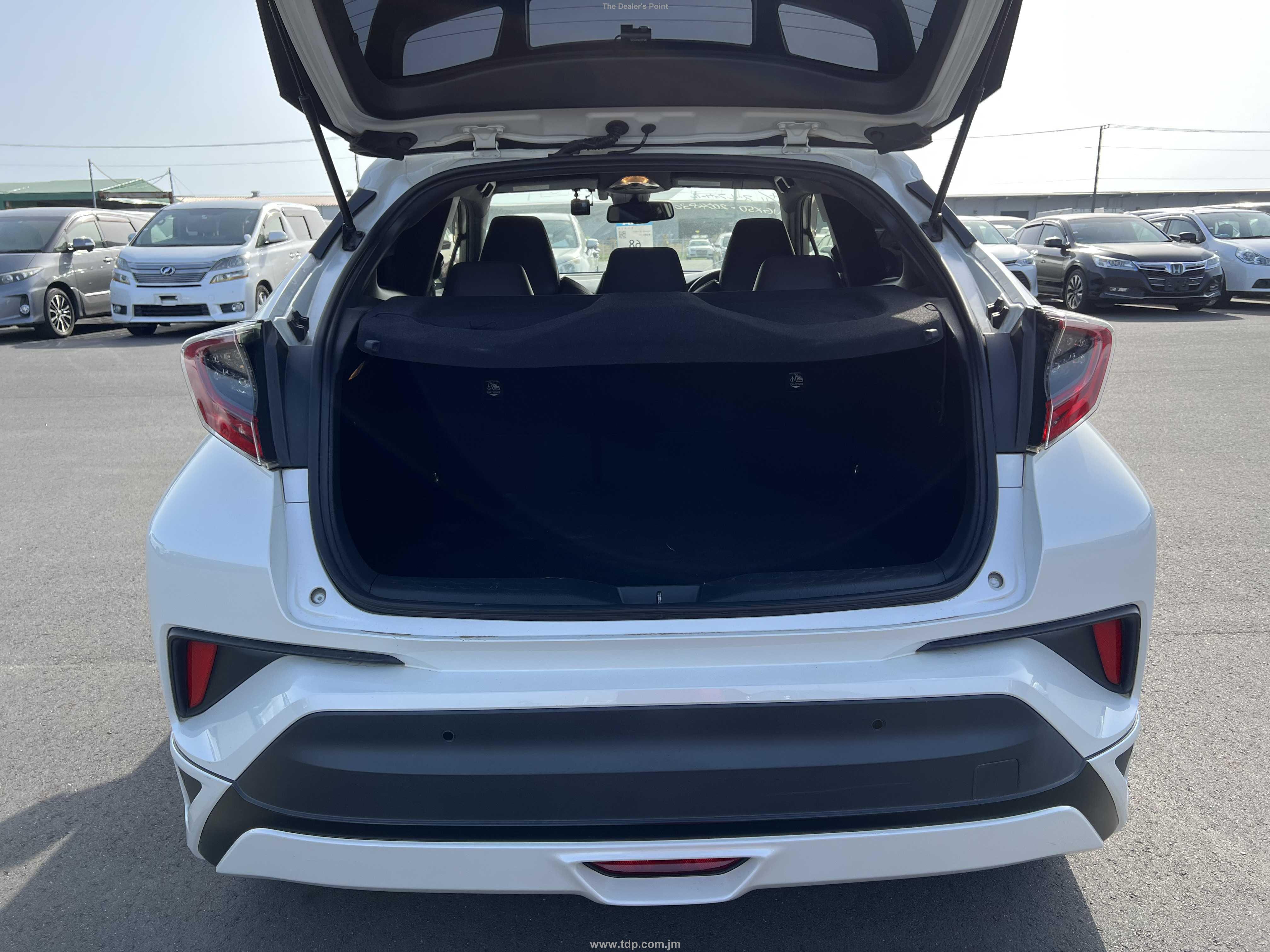 TOYOTA C-HR 2017 Image 22