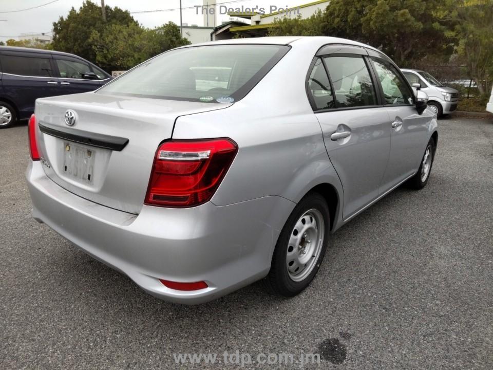 TOYOTA COROLLA AXIO 2018 Image 2