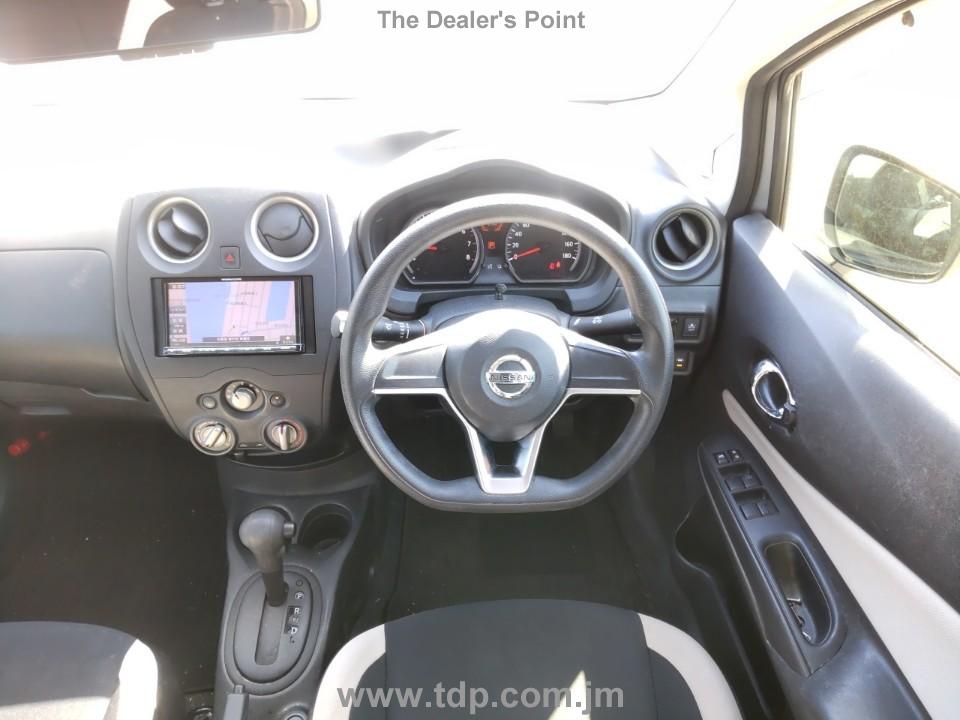 NISSAN NOTE 2018 Image 8