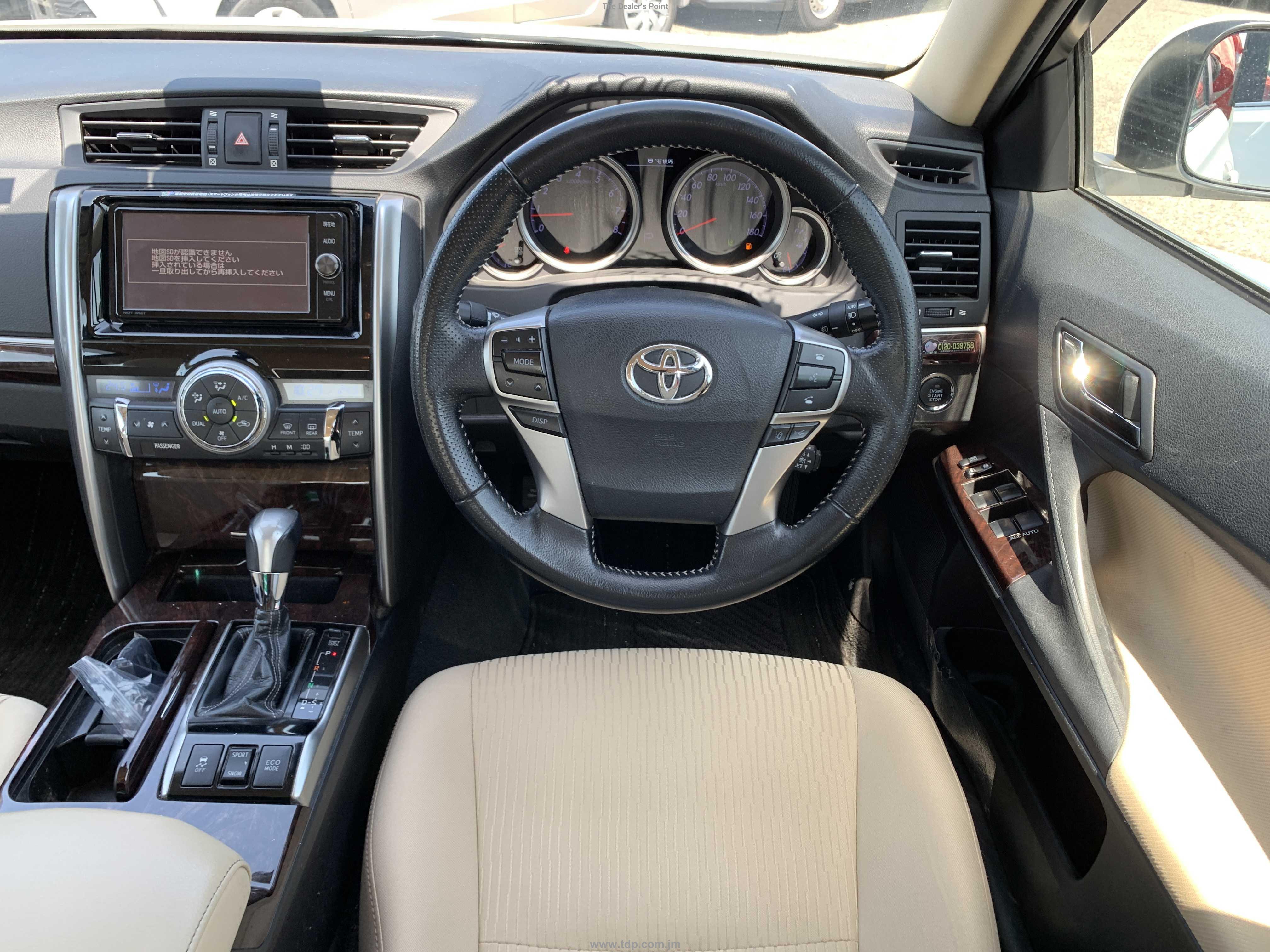 TOYOTA MARK X 2017 Image 28