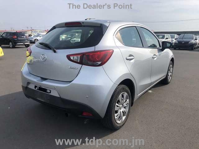 MAZDA DEMIO 2018 Image 10