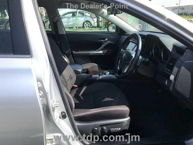 TOYOTA MARK X 2017 Image 11