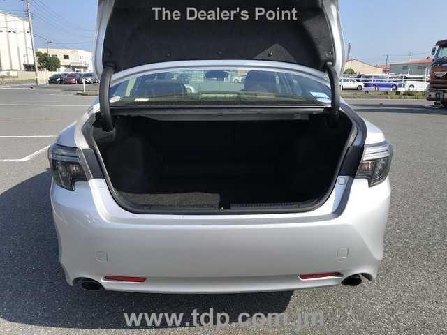 TOYOTA MARK X 2017 Image 19