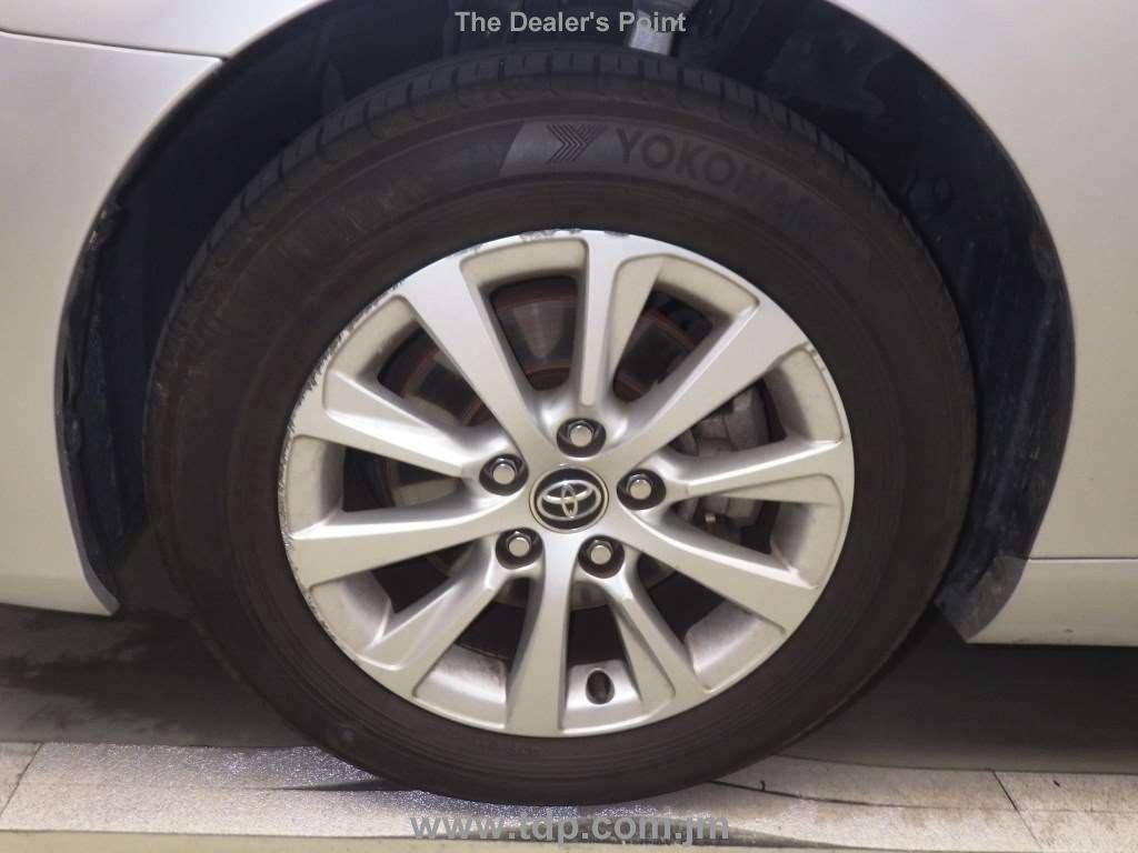 TOYOTA MARK X 2017 Image 9