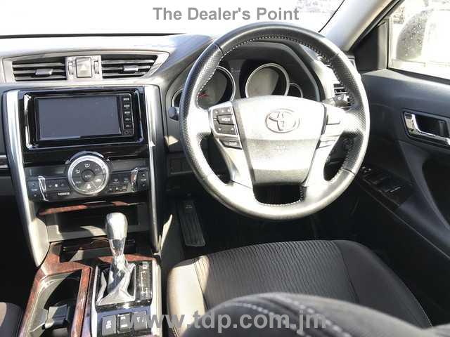 TOYOTA MARK X 2017 Image 10