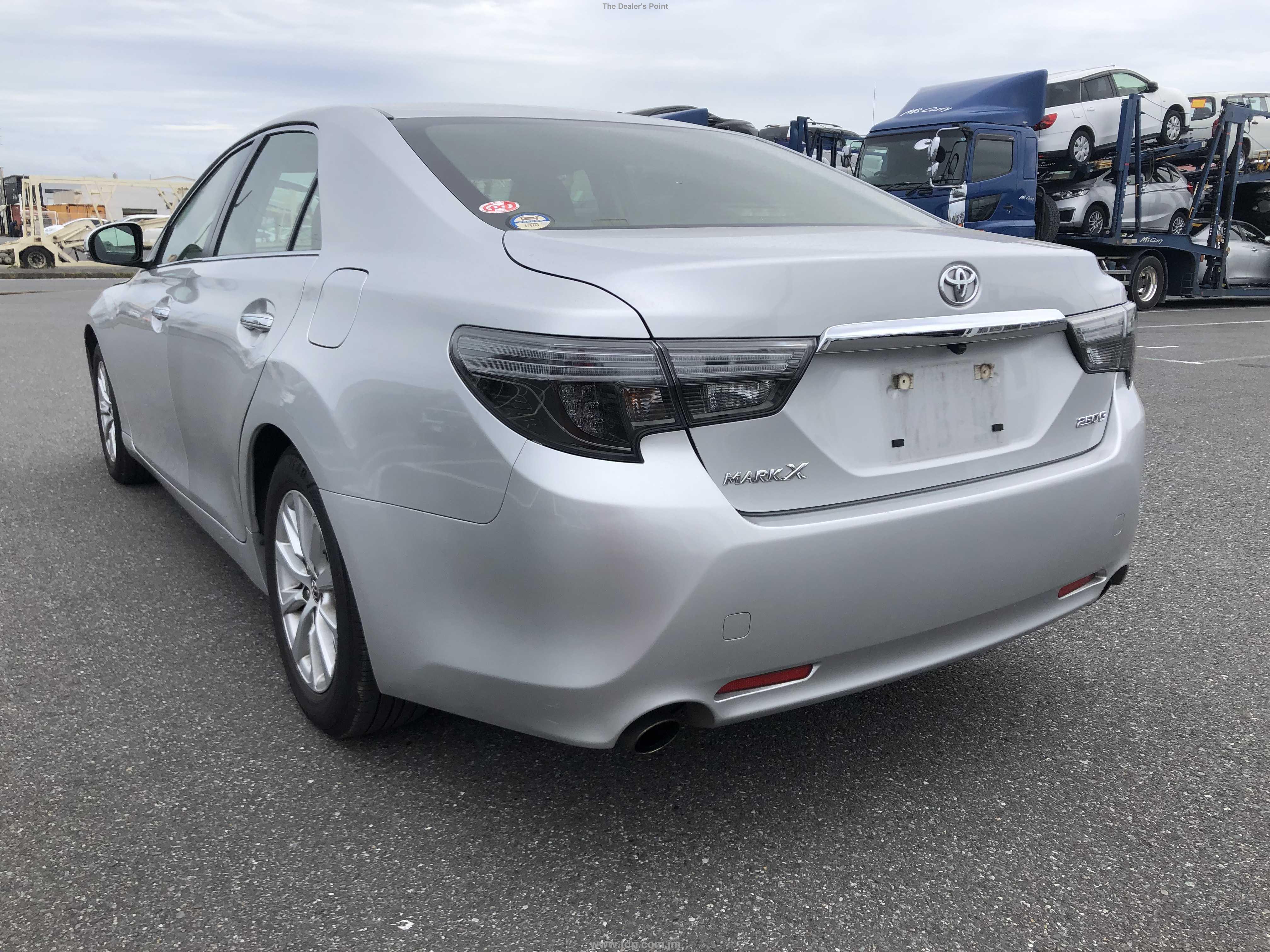 TOYOTA MARK X 2017 Image 22