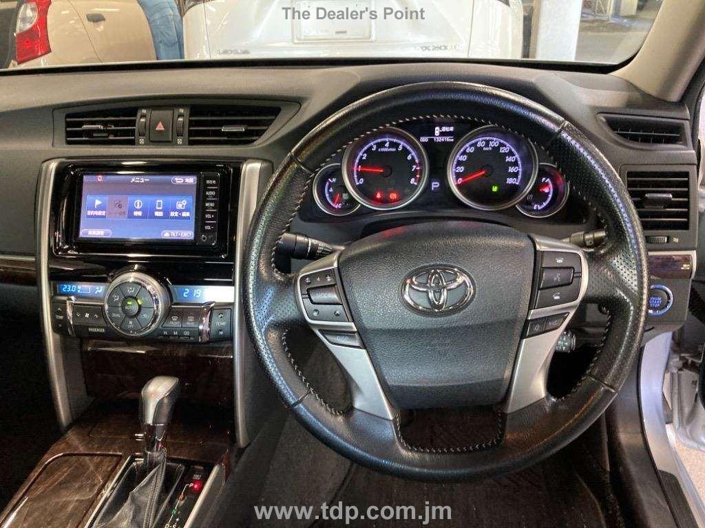 TOYOTA MARK X 2017 Image 6