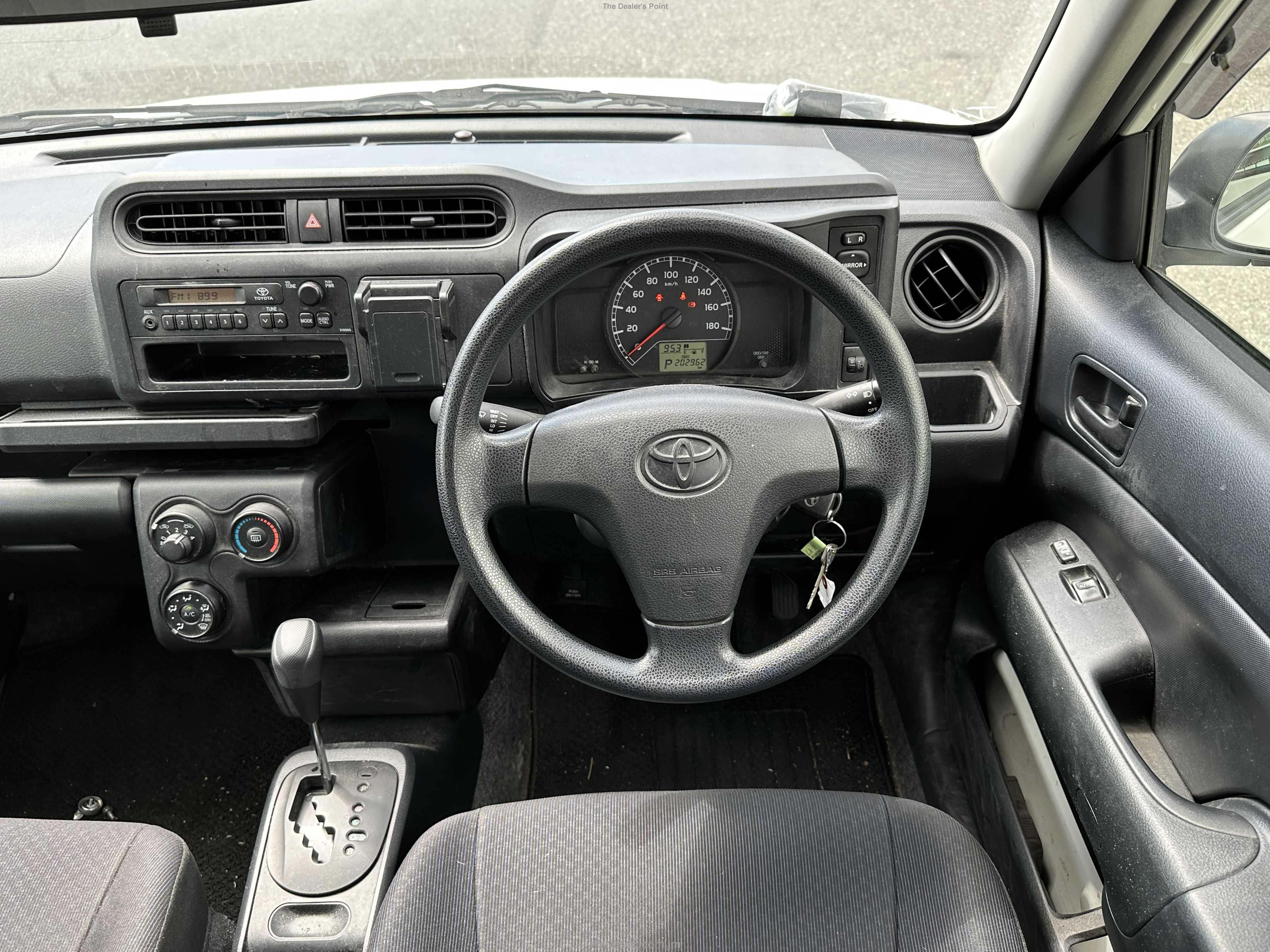 TOYOTA PROBOX 2017 Image 6