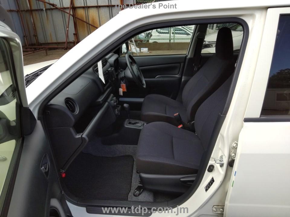 TOYOTA PROBOX 2018 Image 20