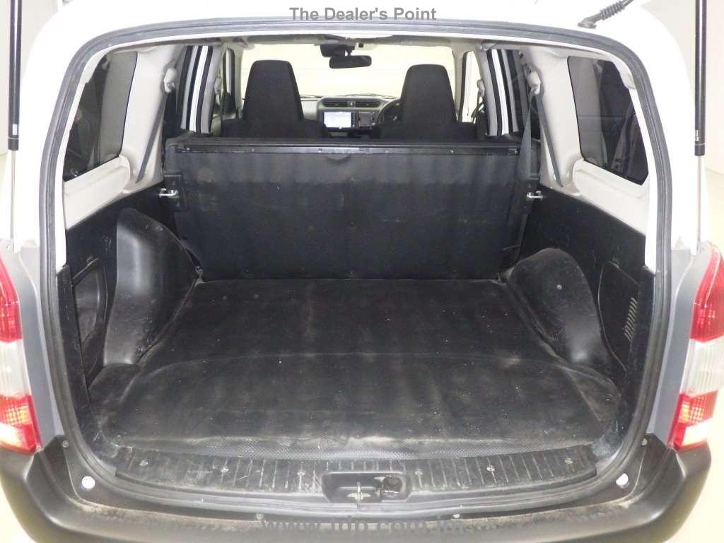 TOYOTA PROBOX 2018 Image 8