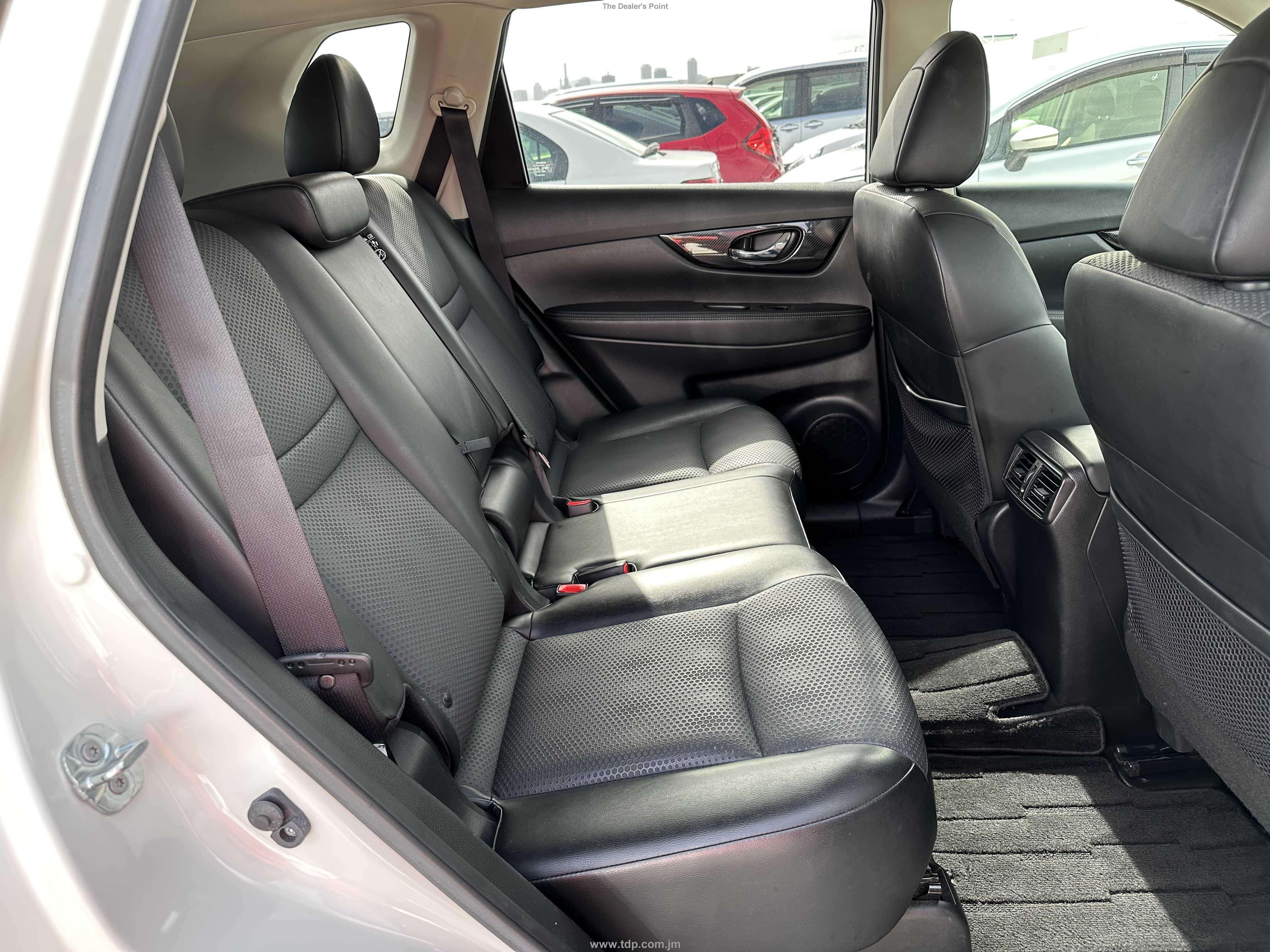NISSAN X-TRAIL 2017 Image 12