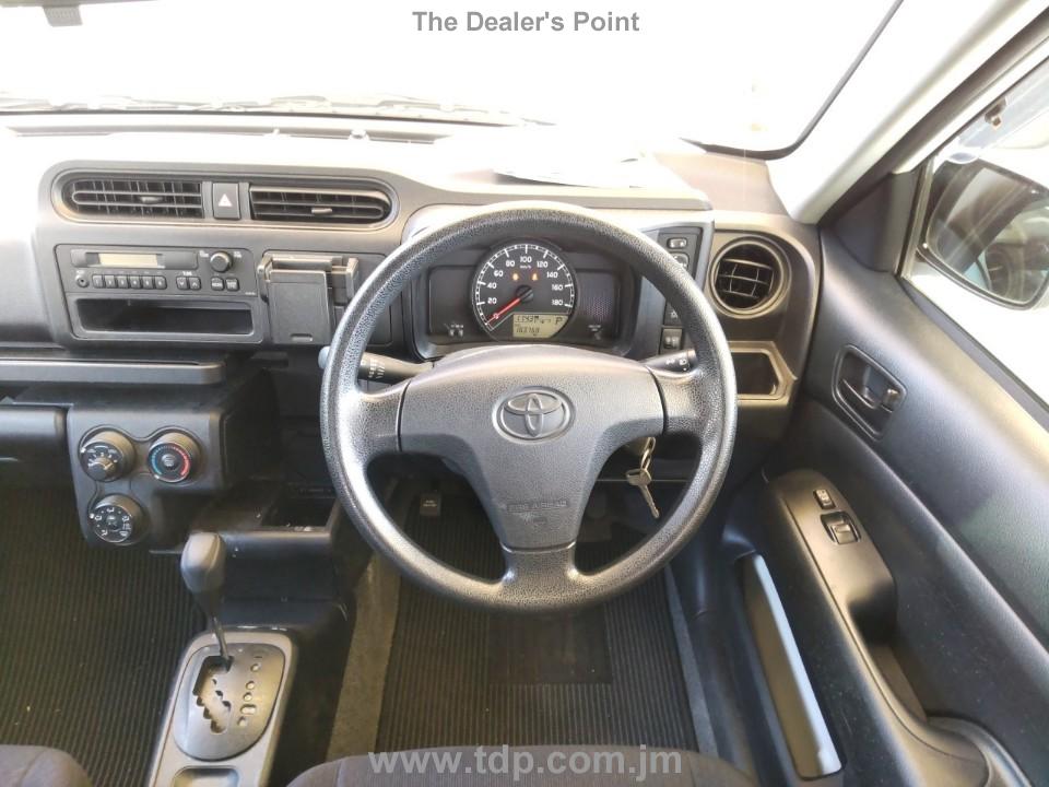 TOYOTA PROBOX 2018 Image 8