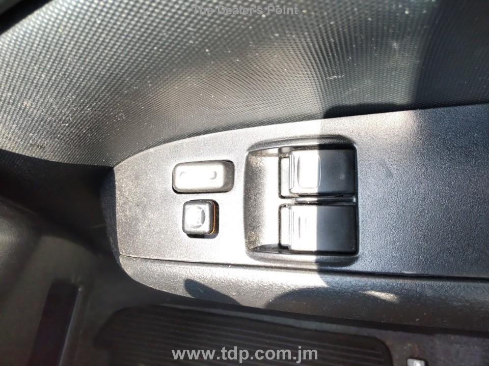 TOYOTA SUCCEED 2018 Image 12