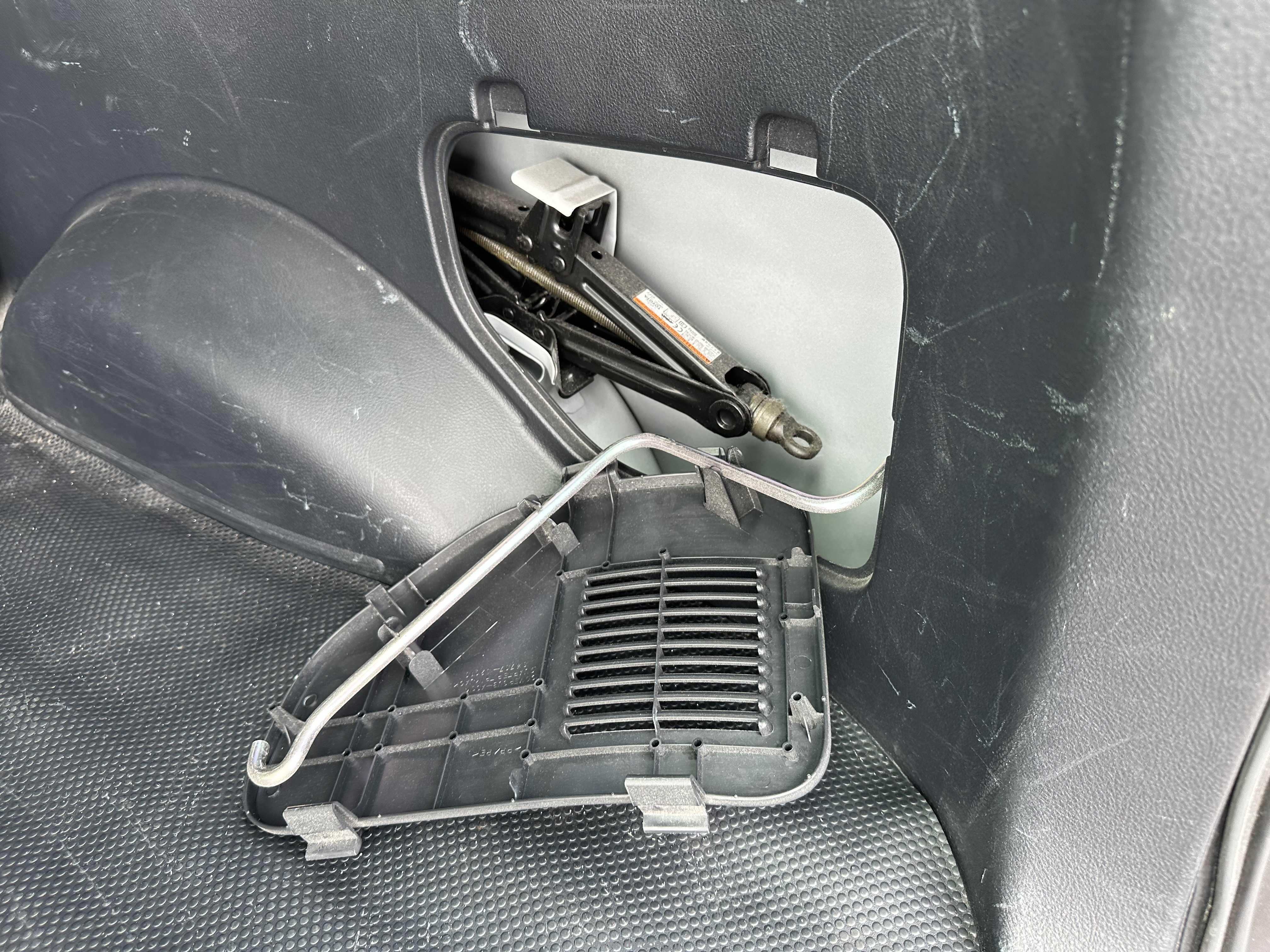 TOYOTA SUCCEED 2018 Image 22
