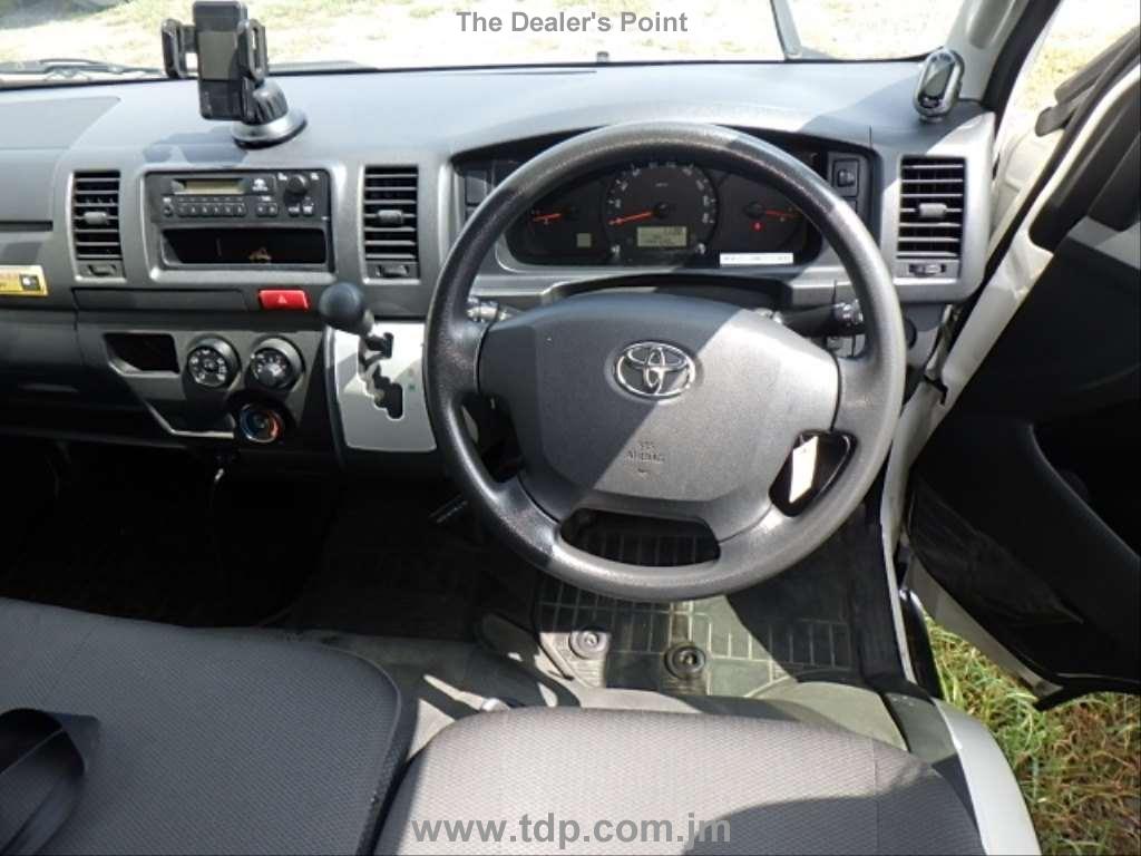 TOYOTA REGIUSACE 2017 Image 6