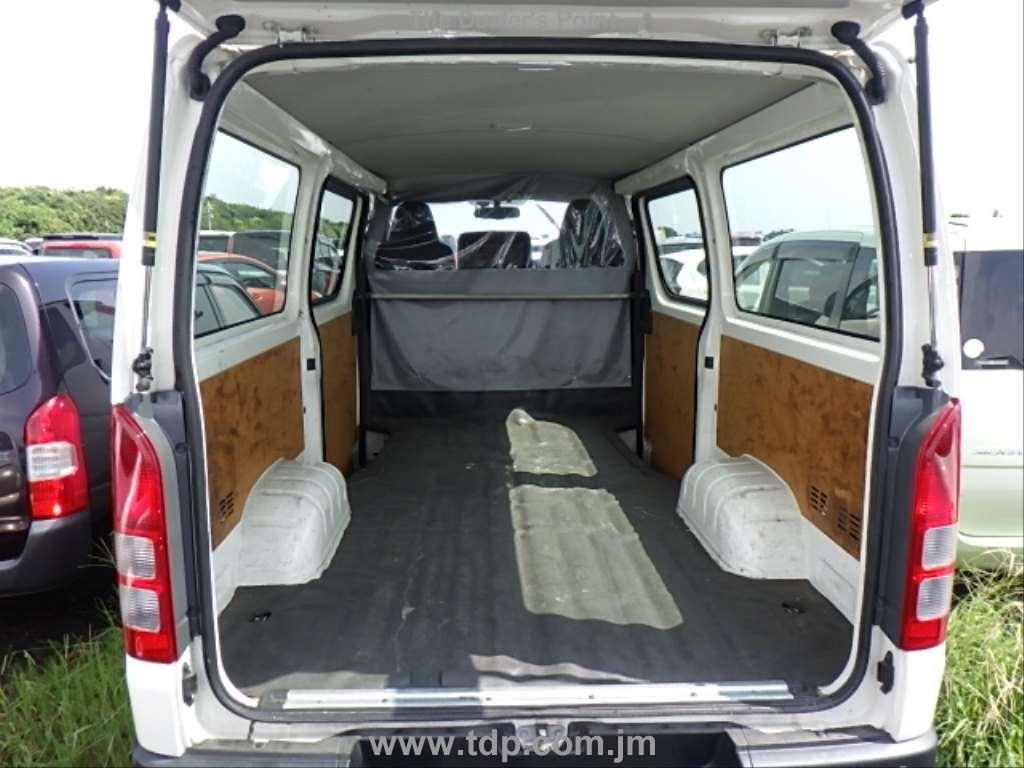 TOYOTA REGIUSACE 2017 Image 8