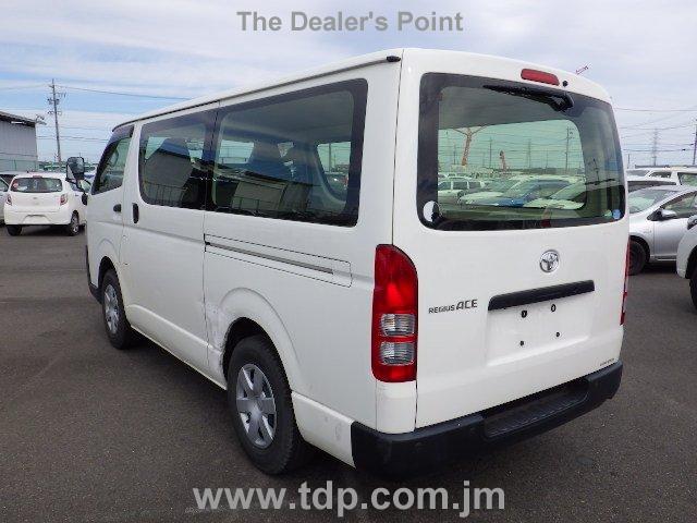 TOYOTA REGIUSACE 2017 Image 10