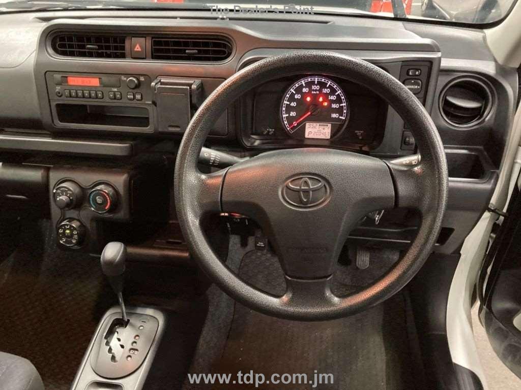 TOYOTA PROBOX 2018 Image 6