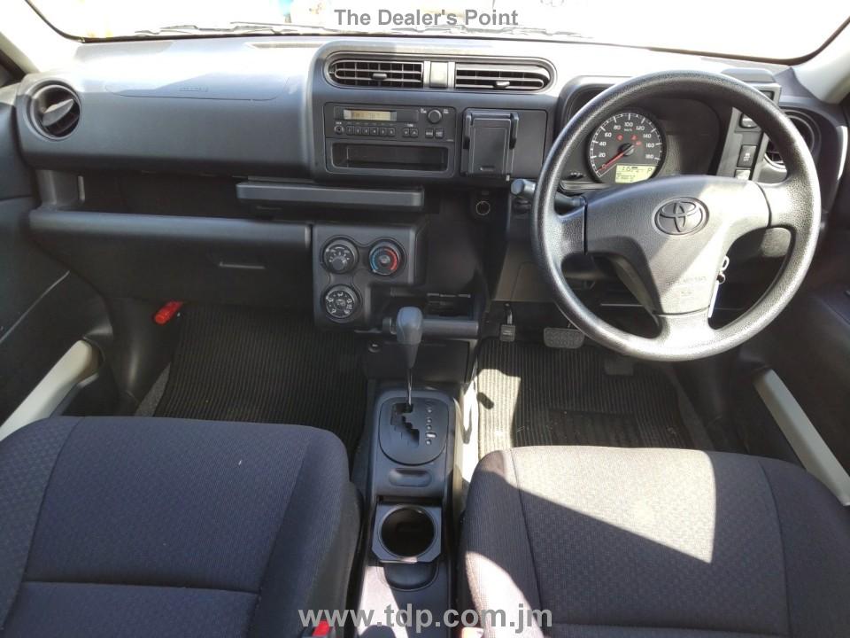 TOYOTA PROBOX 2018 Image 8