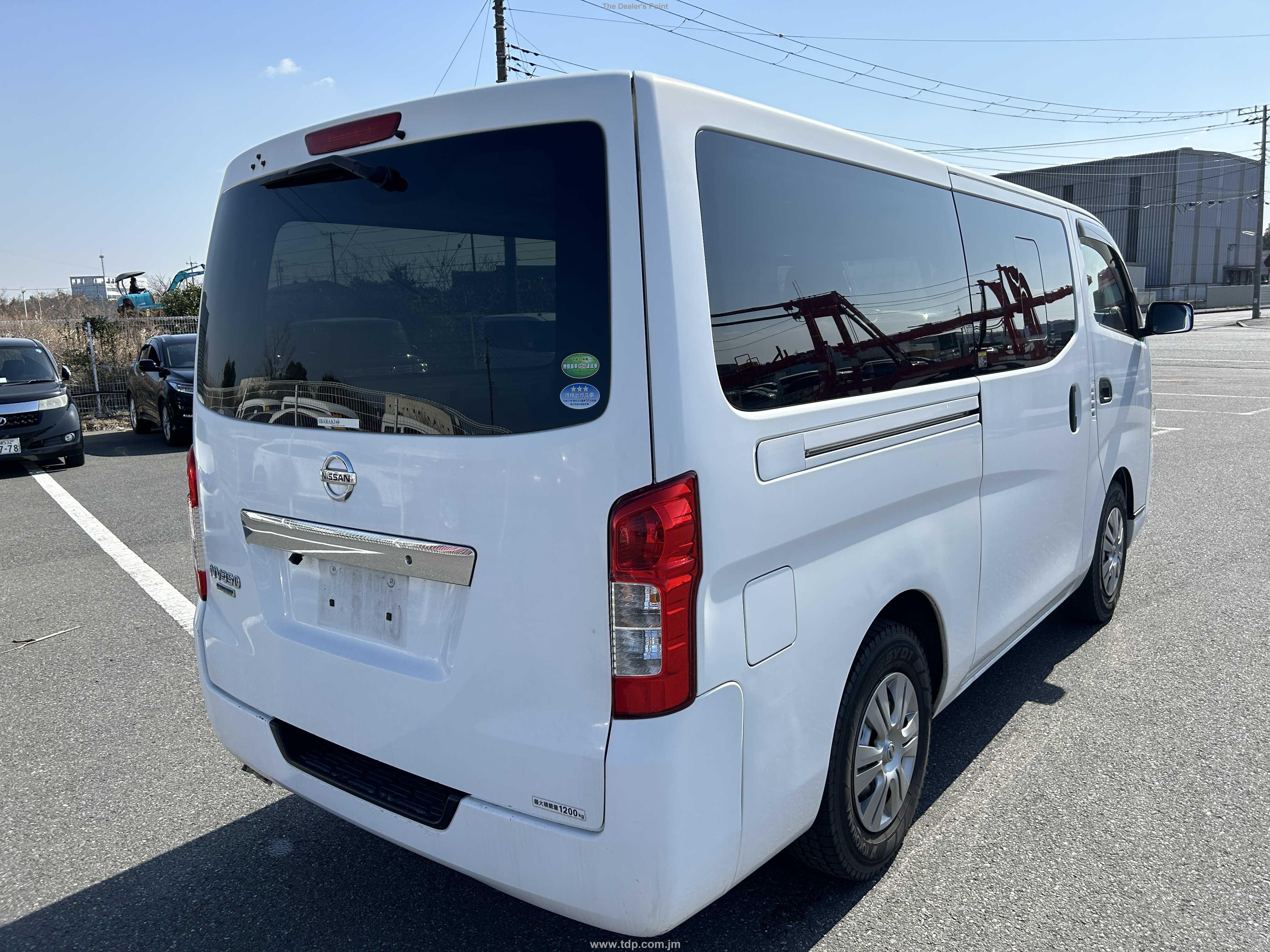 NISSAN NV350 CARAVAN 2017 Image 12