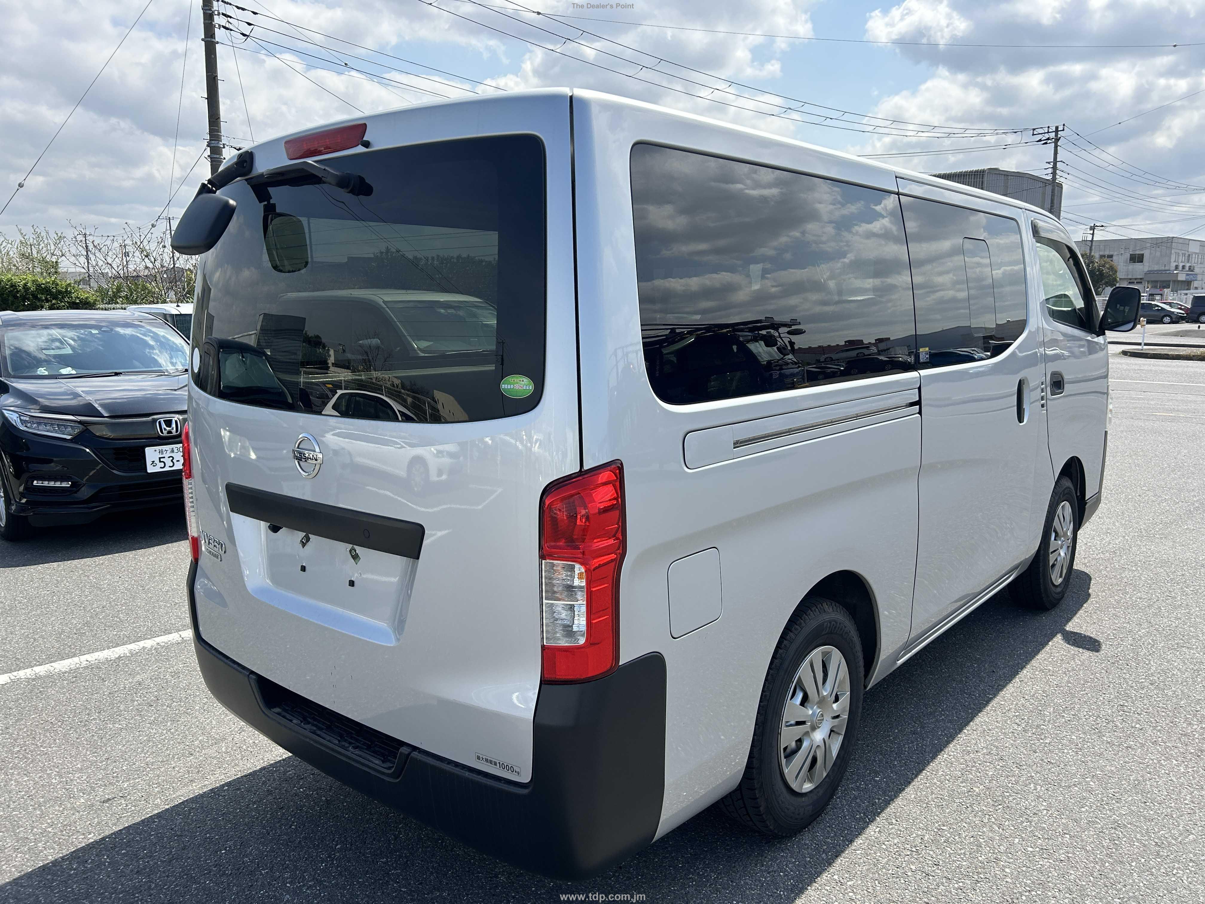 NISSAN NV350 CARAVAN 2018 Image 11