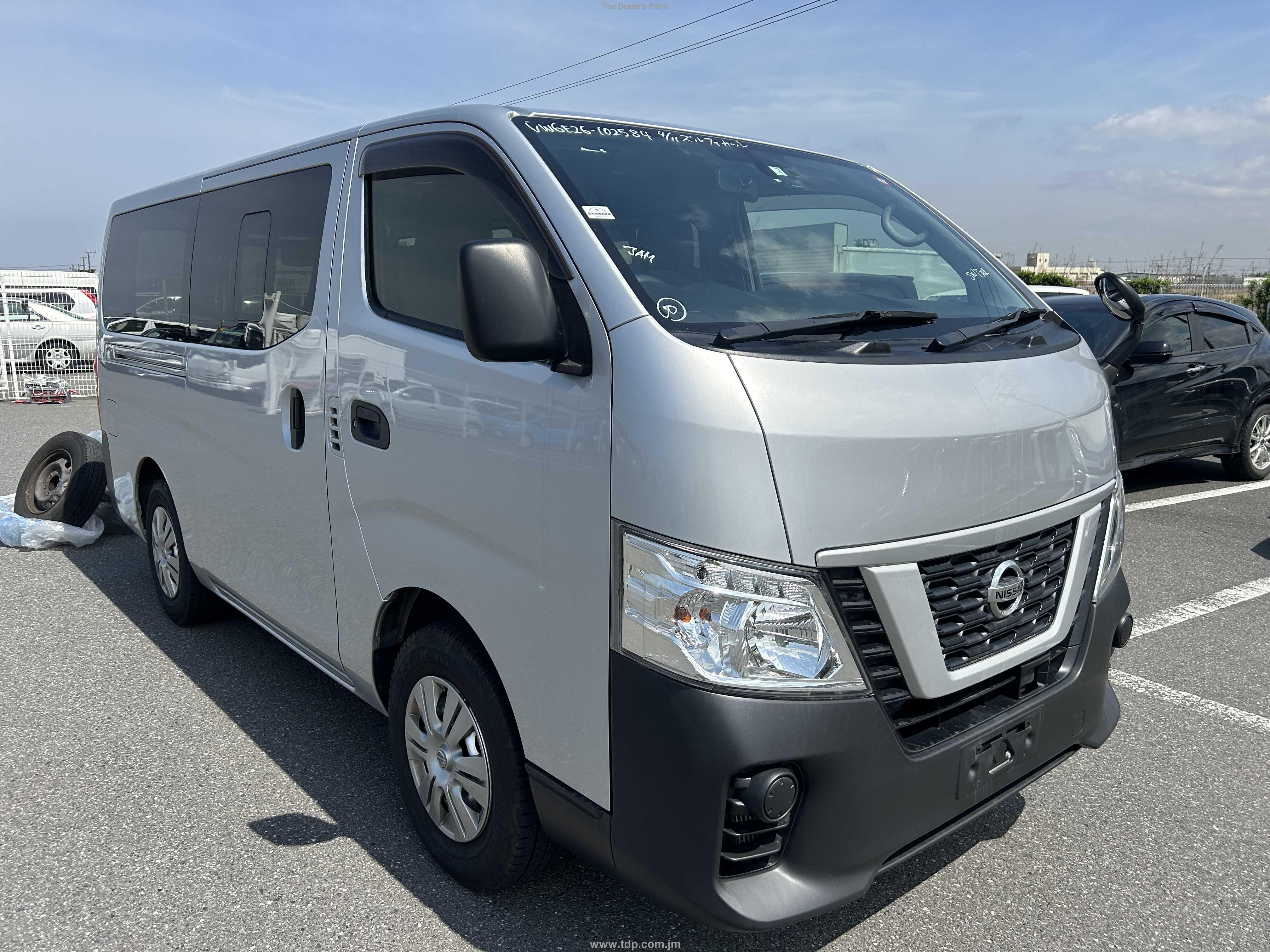 NISSAN NV350 CARAVAN 2018 Image 9