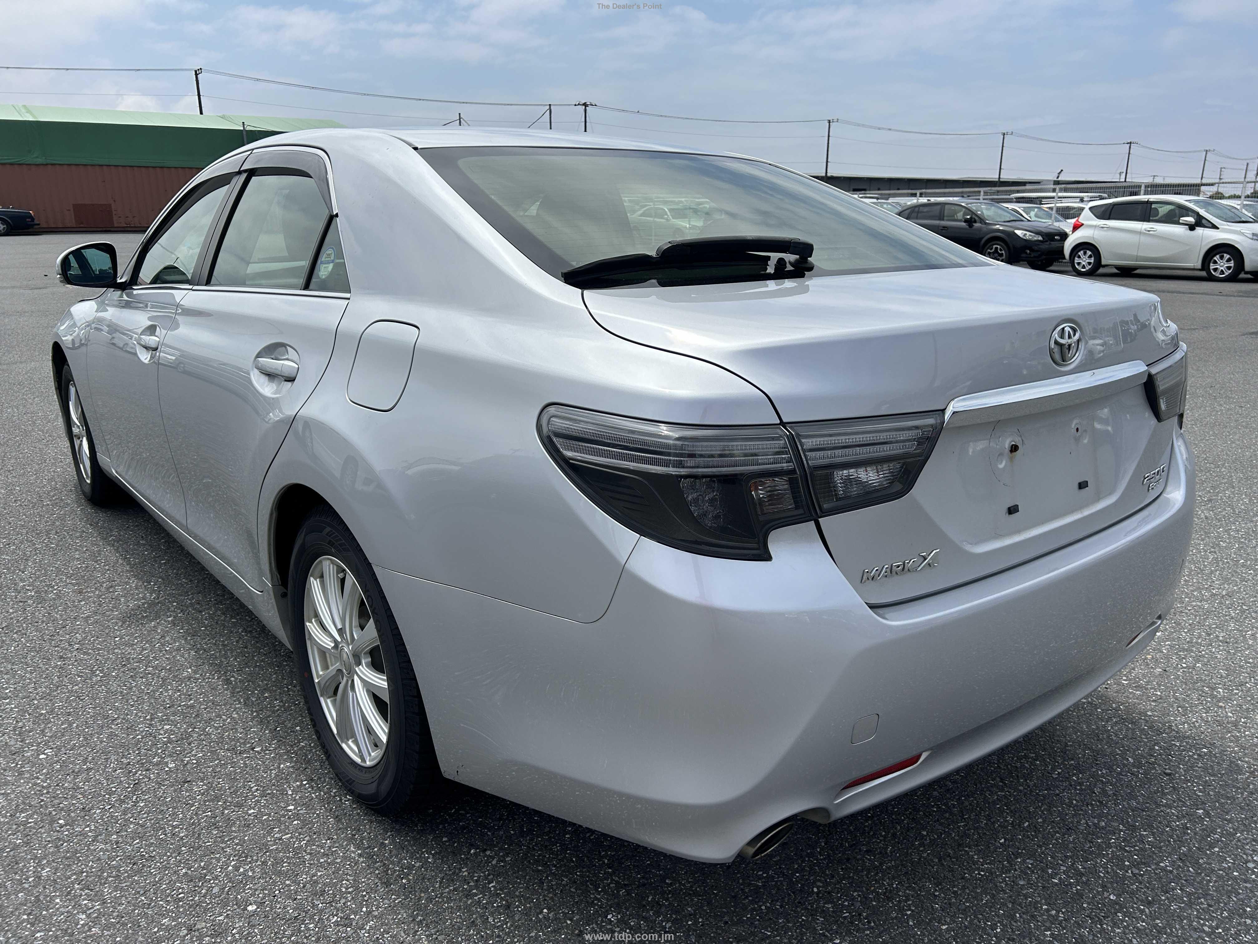 TOYOTA MARK X 2018 Image 4